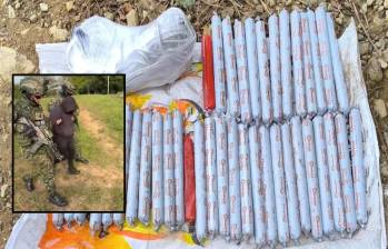 Adelante, el detenido tras el operativo. Atrás, el material explosivo incautado. FOTO: imagen tomada de redes.