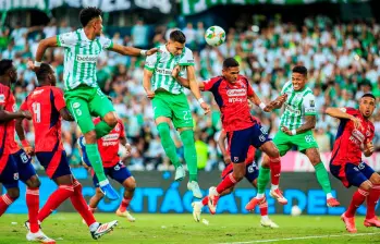 Atlético Nacional salió ileso de un clásico polémico, apasionante y muy eléctrico contra un Independiente Medellín que perdonó y no pudo aprovechar la superioridad numérica para vencer a su clásico rival. Foto: Camilo Suárez Echeverry