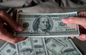 El dólar cerró en $3.796 en Colombia tras el aumento de las tensiones energéticas y las expectativas de nuevas alzas de tasas en Estados Unidos. FOTO: Magnific