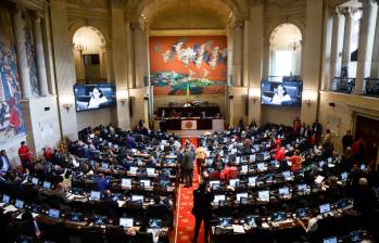 Pese a la polémica, la plenaria aprobó el orden del día y el debate arrancará hoy. FOTO Colprensa