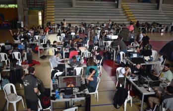 Los participantes del Global Game Jam trabajan en el desarrollo de un videojuego en 48 horas durante el evento. FOTO: Cortesía UPB