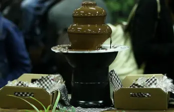 Un nuevo estudio de la Universidad de Surrey (Reino Unido) ha descubierto que unos compuestos naturales llamados flavan-3-oles, presentes en el cacao, el té, las manzanas y las uvas, pueden mejorar la presión arterial y la salud de los vasos sanguíneos. FOTO: Colprensa – Diego Pineda