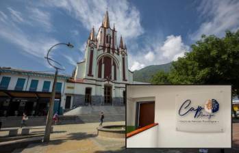 Adelante, el nuevo centro de atención psicológica de Amagá, atrás, fachade del parque de Amagá. FOTO: Cortesía y EL COLOMBIANO