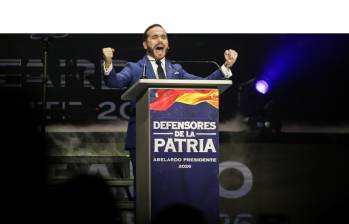 De la Espriella debutó en grande como precandidato al reunir 16.000 personas. Enalteció el nacionalismo, la fe y el antipetrismo. FOTO colprensa