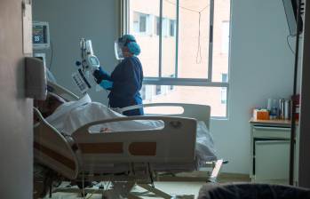 Los especialistas médicos señalaron que suspenderían este jueves sus servicios hasta que el hospital no se ponga al día con ellos. FOTO: EL Colombiano