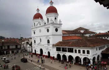 Rionegro se consolidó como uno de los principales nodos logísticos e industriales del Oriente antioqueño, pero el crecimiento económico no se tradujo en una reducción de la informalidad laboral. FOTO EL COLOMBIANO