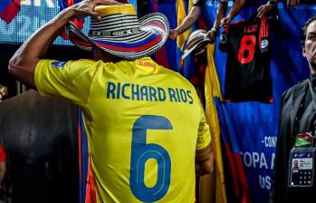 Richard Ríos usó un sombrero vueltiao tras el partido contra Uruguay en la semifinal de la Copa América. FOTO: Conmebol