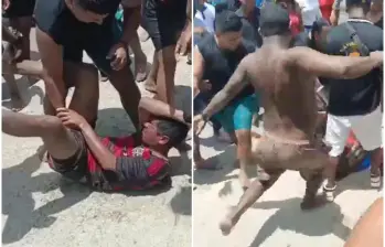 La indignación colectiva estalló en Santa Marta tras el señalamiento público contra el hombre por supuestos actos contra la integridad de menores. FOTO: Captura tomada de video de redes sociales @ColombiaOscura.