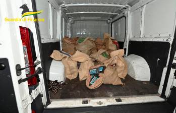 Los paquetes de cocaína iban numerados, para distribuirlos luego entre los distintos grupos de crimen organizado. FOTO: CORTESÍA DE LA GUARDIA DI FINANZA.