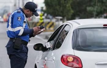 Entre 2023 y 2024, se registró una reducción del 10% en el número de víctimas por accidentes de tránsito, lo que llevó a una disminución del 9,7% en la siniestralidad general del ramo. No obstante, las motocicletas incrementaron su tasa de siniestralidad en un preocupante 18,8%. FOTO: Colprensa