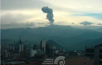 Así se ve el volcán Nevado del Ruiz este 27 de julio. FOTO CORTESÍA
