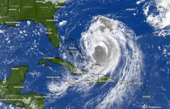 Erin sigue su trayectoria hacia el noroeste y pasará a mediados de esta semana entre la costa este de Estados Unidos y Bermudas. FOTO: Tomada de Windy