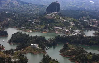 Municipio de Guatapé y la piedra del Peñol. Foto: Manuel Saldarriaga Quintero