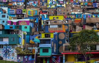 Imagen del mural constelaciones del barrio Manroque al Oriente de Medellín. Foto: Julio César Herrera Echeverri