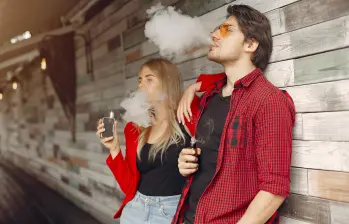 OMS alerta: más de 15 millones de niños y adolescentes ya usan cigarrillos electrónicos y vapeadores en el mundo