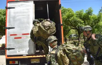 Informe de empalme del Ejército pide revisar salarios. FOTO: Colprensa