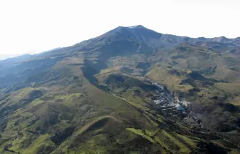 Volcán Puracé permanece en alerta amarilla y con caída de cenizas, por lo que se recomienda a la ciudadanía estar al tanto de los reportes del Servicio Geológico Colombiano (SGC). FOTO: Cortesía SGC