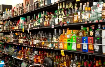 El aguardiente entra en una etapa de competencia abierta, con Antioquia, Caldas y Cundinamarca liderando la disputa por nuevos territorios. FOTO: CORTESÍA