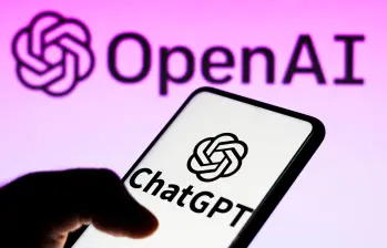 OpenAI se declara en “código rojo” y priorizará mejorar ChatGPT para frenar la presión de sus competidores como Google. Foto Cortesía.