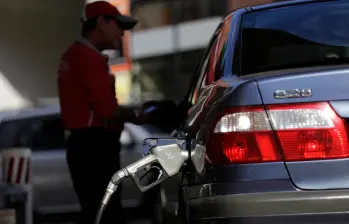 ¿Su carro gasta más gasolina? Descubra las razones y empiece a ahorrar