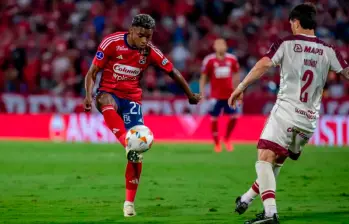 El delantero Brayan León Muñiz regresa a la titularidad con el Medellín. El primer gol que marcó con el cuadro rojo en 2023 fue contra Pereira, su exequipo. FOTO: Manuel Saldarriaga