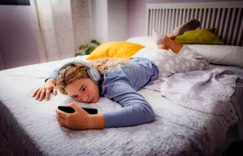 ¿Se siente cansado o desconcentrado? El sueño y la productividad, los más afectados por uso de redes sociales