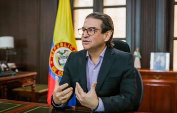 El ministro de Agricultura, Rodolfo Zea, está de acuerdo con la aplicación de la salvaguarda en el TLC con Estados Unidos en beneficio del sector lechero colombiano. FOTO COLPRENSA