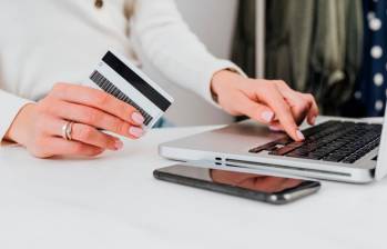 Los agentes de inteligencia artificial podrán comparar precios, analizar productos y realizar compras automáticamente, obligando a las marcas en Colombia a demostrar con datos el valor de sus productos y servicios. FOTO suministrada por Burson