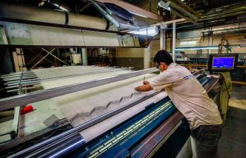 A comienzos de este año la textilera Fabricato anunció la suspensión de la producción de telas denim. FOTO Camilo Suárez