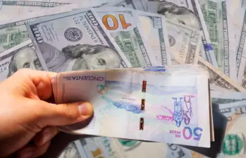 Durante este 2025, el peso colombiano ha mostrado una apreciación cercana al 14% frente al dólar, alcanzando una de las valorizaciones más altas entre las monedas emergentes. Foto: GETTY