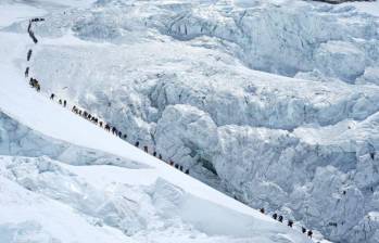 Más de 270 escaladores en un día en el Everest por el lado de Nepal. Foto: redes sociales