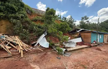 Un niño de tres años murió en medio de un deslizamiento en Tarazá, Antioquia. FOTO: Dagran Antioquia 