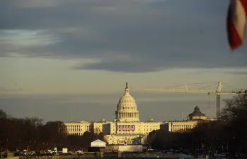 La plaza bursátil estadounidense se ha visto fuertemente afectada por la incertidumbre en torno a las represalias por la guerra comercial de Donald Trump. FOTO: (Xinhua)