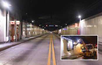 El túnel de Oriente y uno de los trabajos de limpieza al interior de la estructura. FOTO: Cortesía