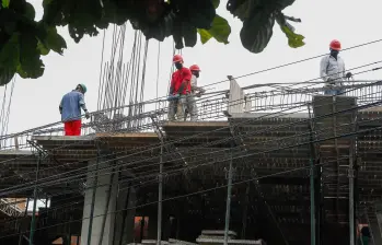 La construcción en España enfrenta una creciente escasez de trabajadores especializados, mientras miles de empleados del sector se acercan a la jubilación. FOTO EL COLOMBIANO.