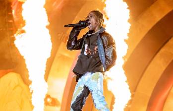 Las presentaciones de Travis Scott están marcadas por la adrenalina y los desafios del rapero al público. FOTO Getty
