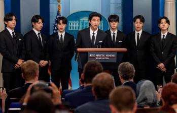 Los siete coreanos participarán en la creación de la canción oficial del Mundial. FOTO: GETTY 