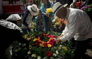 Para la noche silletera en el corregimiento de Santa Elena se restringirá en su totalidad el tránsito de vehículos particulares, excepto los que tengan permisos. FOTO: CAMILO SUÁREZ