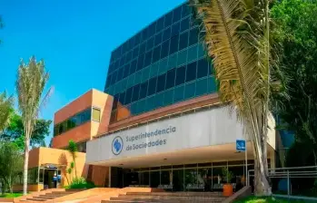 La Superintendencia de Sociedades asegura que, pese al aumento de liquidaciones, el tejido empresarial colombiano muestra resiliencia con más de 1,5 millones de empresas registradas. FOTO SUPERSOCIEDADES.