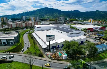 Desde la planta de Hitachi Energy en Dosquebradas, el país no solo se suma a la IA, sino que se posiciona como actor en la transición hacia una infraestructura energética. FOTO: Cortesía Hitachi.