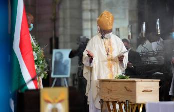 El arzobispo tuvo un funeral de Estado en Ciudad del Cabo. FOTO EFE 