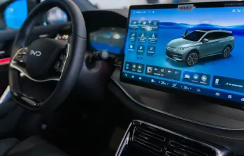 Así es la masificación de vehículos eléctricos en China, donde “conducir un coche de gasolina es demasiado caro”