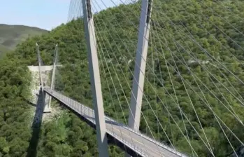 Hace más de dos años se terminó la construcción del puente en la vía Bogotá - Llanos Orientales y aún no está en funcionamiento. FOTO: ANI