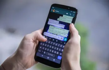 WhatsApp permite proteger conversaciones privadas con un código secreto en Android, iPhone y computadoras. FOTO Carlos Alberto Velásquez
