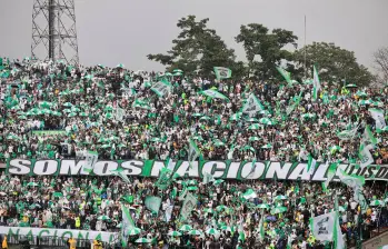 Los aficionados del cuadro verde le mostraron su respaldo al equipo de cara a la final de vuelta de Liga contra Junior. Foto: Camilo Suárez
