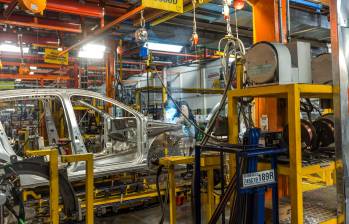 La producción de vehículos es una de las actividades industriales con mayor desempeño negativo en 2023. FOTO Camilo Suárez