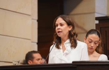 El pasado 9 de abril, día de conmemoración a las víctimas, María Claudia Tarazona estuvo en el Congreso y dio un discurso sobre el magnicidio de Miguel Uribe Turbay. FOTO Cámara de Representantes