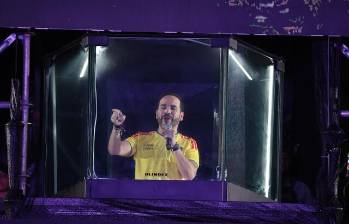 Discurso de victoria de Abelardo de la Espriella en la ventana al mundo de Barranquilla. FOTO: Colprensa.