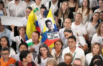 Miles de colombianos han participado en marchas y cadenas de oración por la recuperación del senador Miguel Uribe, víctima de una atentado sicarial. FOTO: ESNEYDER GUTIÉRREZ.