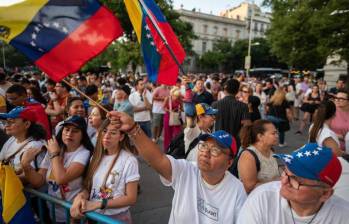 Mientras ciudadanos protestaban contra la toma de poder de Nicolás Maduro, periodistas fueron agredidos y retenidos, denunció ONG. FOTO: GETTY | REFERENCIA